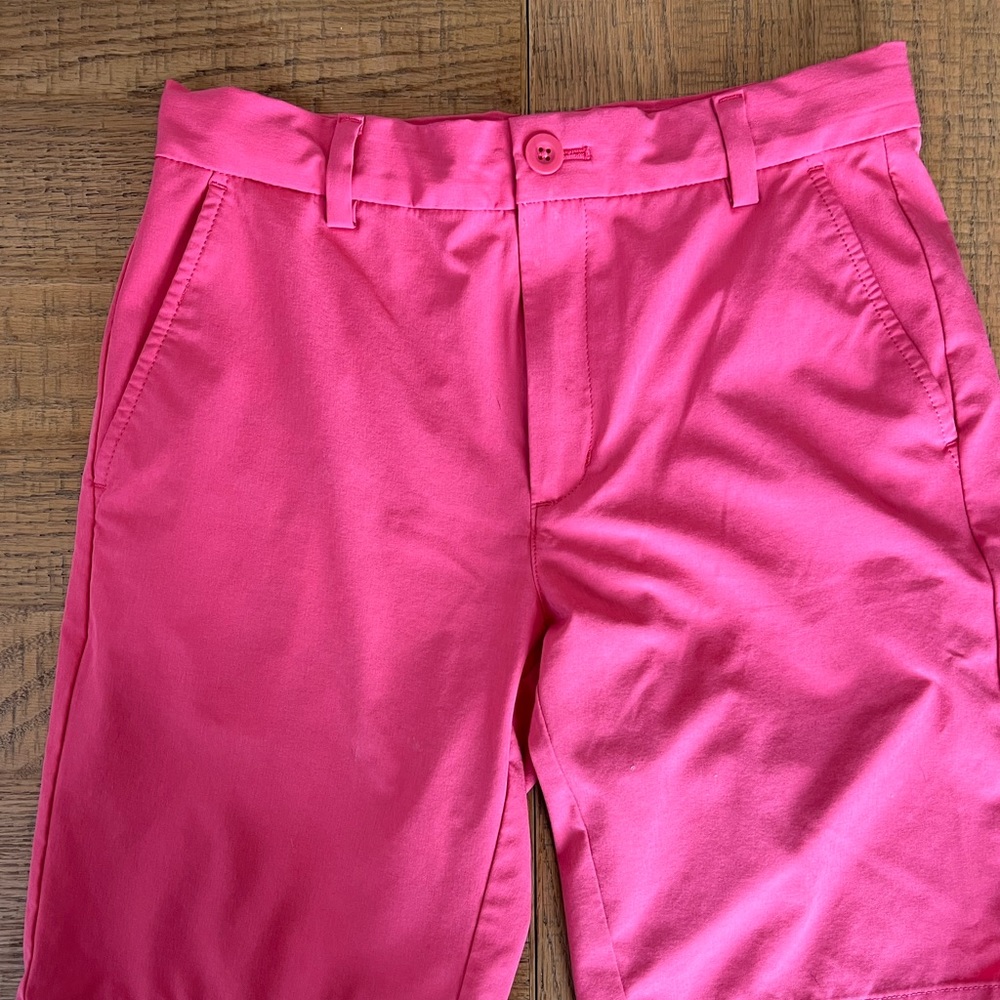 Vineyard Vines Performance shorts - size 16